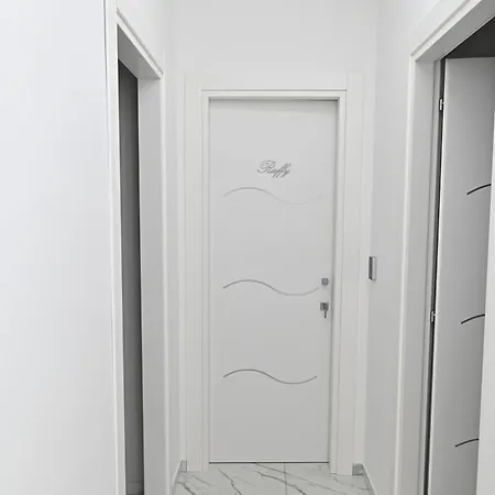 Bebsantaniellohouse1 Nápoly