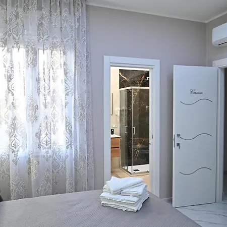 Bebsantaniellohouse1 * Neapol