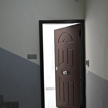 Bebsantaniellohouse1 * Neapol