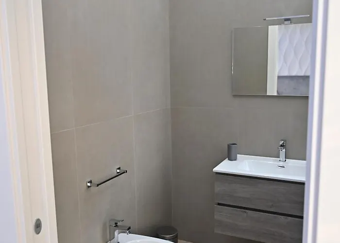 Alojamento de Acomodação e Pequeno-almoço Bebsantaniellohouse1