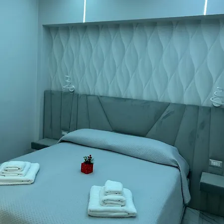 Bebsantaniellohouse1 Bed & Breakfast 3*