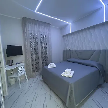 Bebsantaniellohouse1 Bed & Breakfast 3*