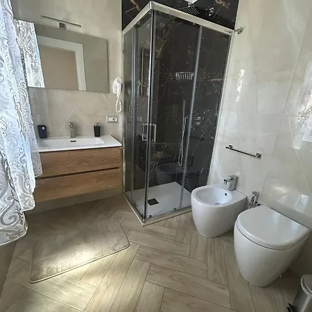 Bebsantaniellohouse1 3* Neapol